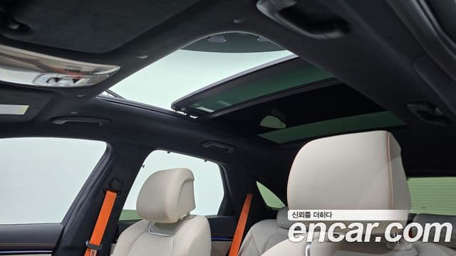 Genesis GV70 2025 — ფოტო 17/20