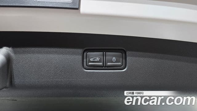 Genesis GV70 2025 — ფოტო 18/20