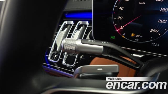 Mercedes-Benz S-Class 2023 — Photo 22/37