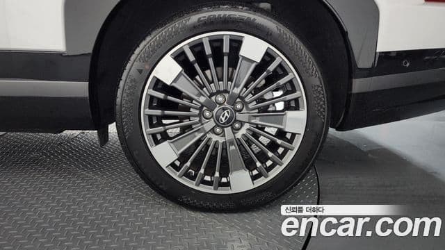 Hyundai Santa Fe 2024 — Photo 13/32