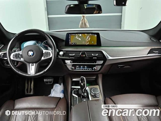 BMW 5 Series 2019 — ფოტო 10/20