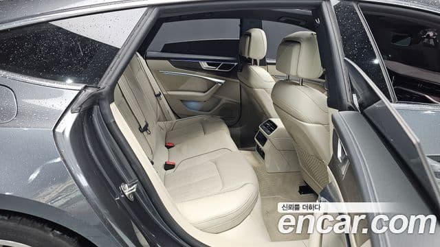 Audi A7 2020 — ფოტო 11/20
