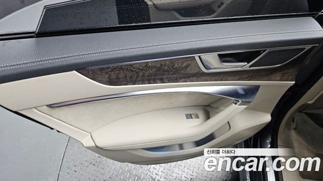 Audi A7 2020 — Şəkil 12/33