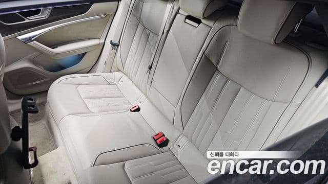 Audi A7 2020 — Şəkil 10/33