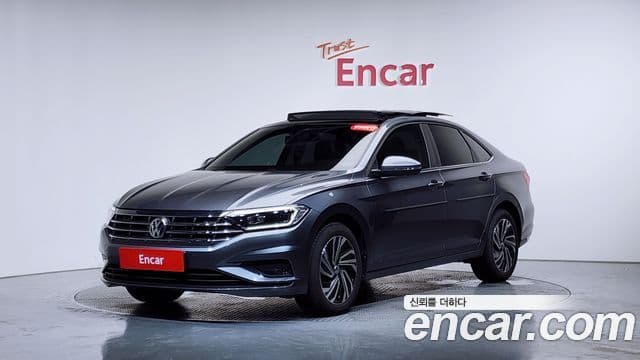 Volkswagen Jetta 2021 — Photo 1/34