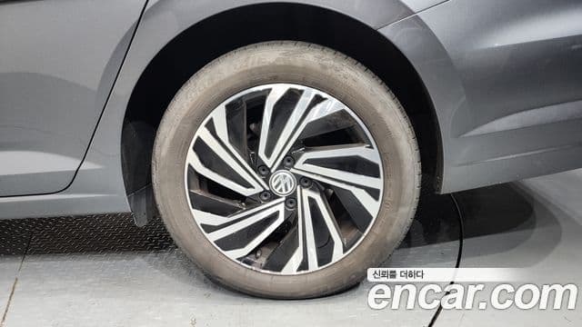 Volkswagen Jetta 2021 — Photo 21/34