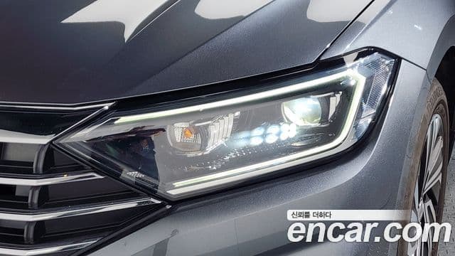 Volkswagen Jetta 2021 — Photo 16/34