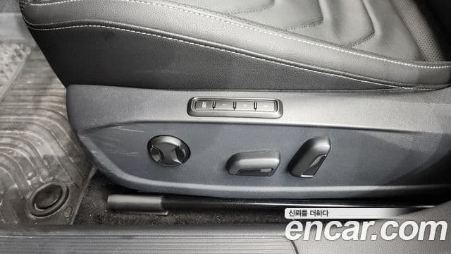 Volkswagen Jetta 2021 — Photo 7/34