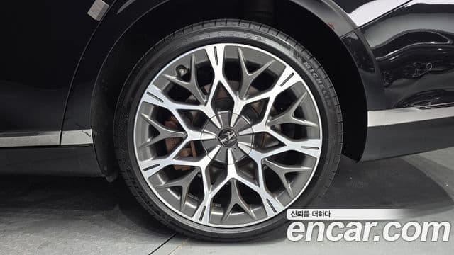 Genesis G90 2023 — Photo 20/39