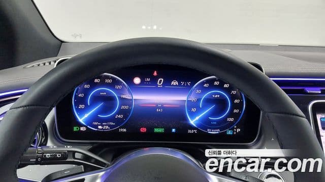 Mercedes-Benz EQE SUV 2025 — Photo 2/18