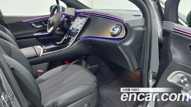 Mercedes-Benz EQE SUV 2025 — Photo 14/18