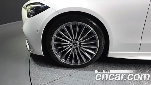 Mercedes-Benz C-Class 2023 — ფოტო 4/20