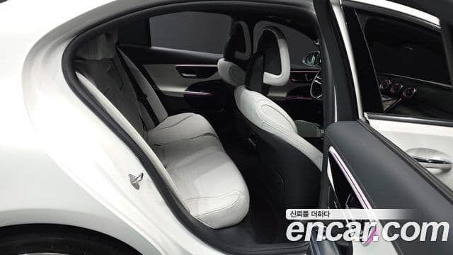Mercedes-Benz C-Class 2023 — ფოტო 12/20