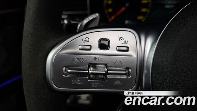 Mercedes-Benz GLE-Class 2022 — ფოტო 23/37