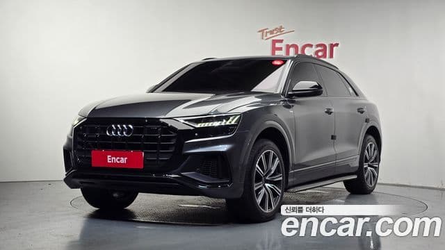 Audi Q7 2021 — ფოტო 1/20