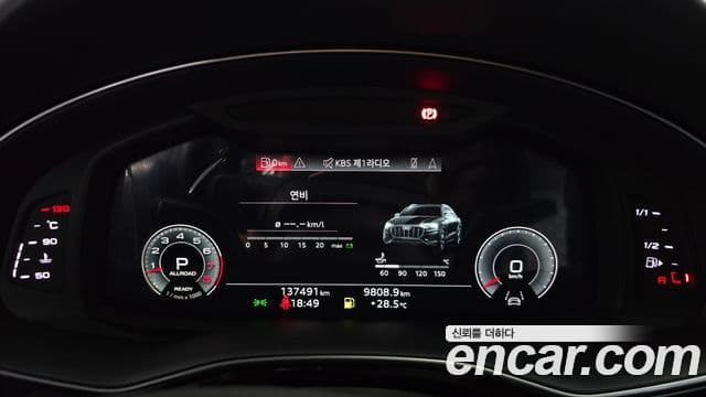 Audi Q7 2021 — ფოტო 8/20