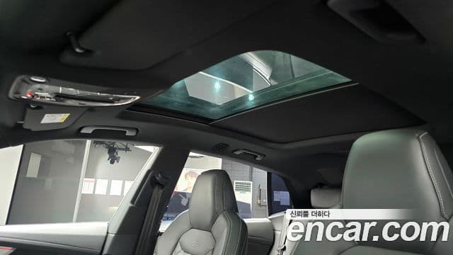 Audi Q7 2021 — ფოტო 16/20