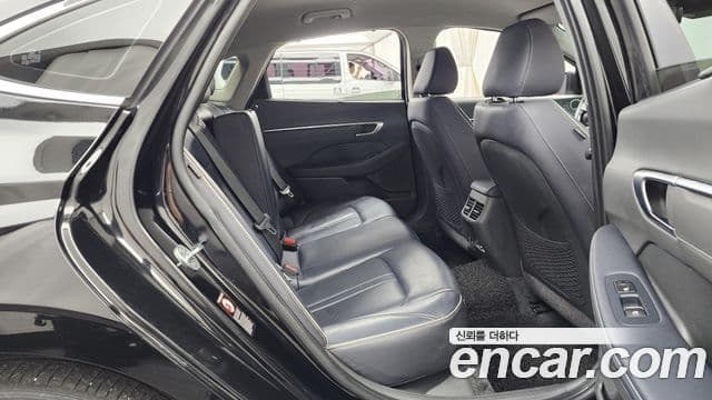 Hyundai Sonata 2021 — фото 12 из 20