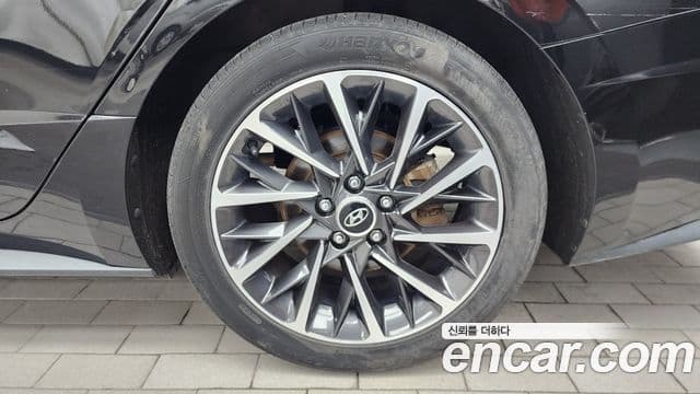 Hyundai Sonata Hybrid 2021 — Photo 5/33