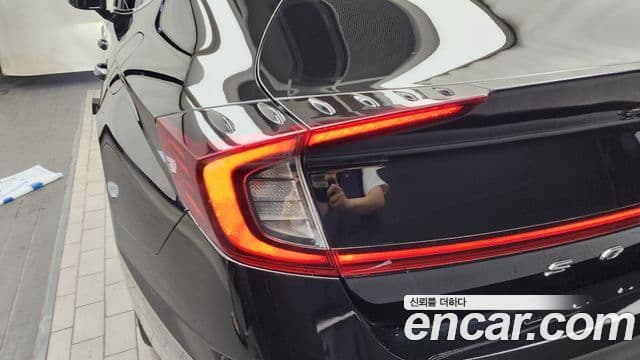 Hyundai Sonata Hybrid 2021 — Photo 15/33