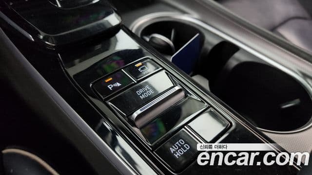 Hyundai Sonata Hybrid 2021 — Photo 25/33