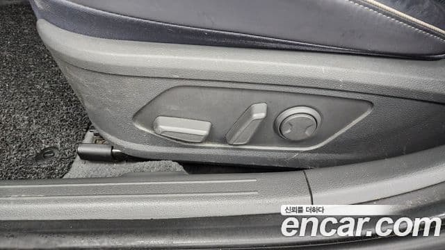 Hyundai Sonata Hybrid 2021 — Photo 2/33
