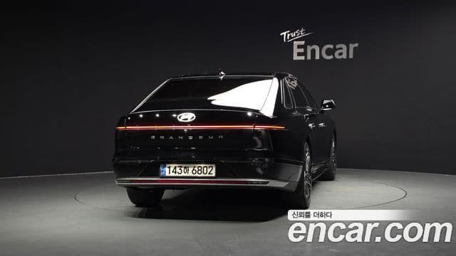 Hyundai Grandeur 2023 — ფოტო 4/20