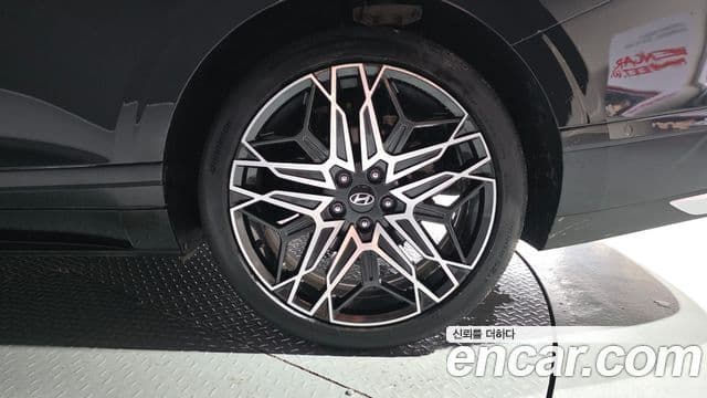 Hyundai Grandeur Hybrid 2023 — Photo 9/40