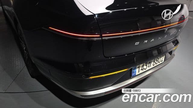 Hyundai Grandeur Hybrid 2023 — Photo 10/40