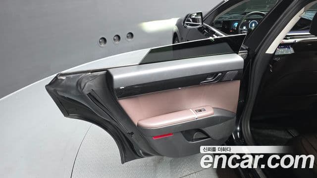 Hyundai Grandeur Hybrid 2023 — Photo 27/40