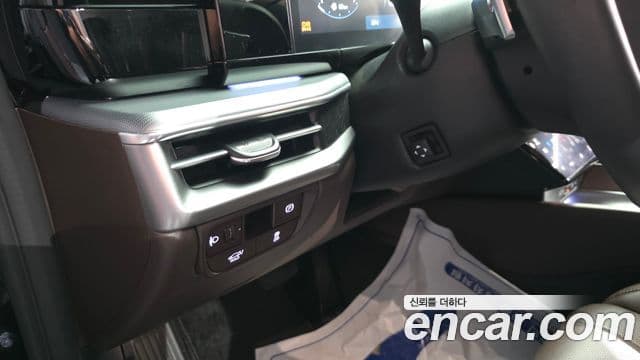 Hyundai Grandeur Hybrid 2023 — Photo 37/40