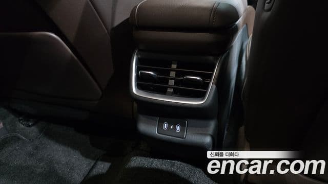 Hyundai Grandeur Hybrid 2023 — Photo 30/40