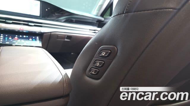 Hyundai Grandeur Hybrid 2023 — Photo 14/40
