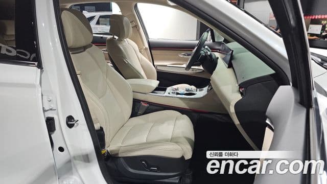 Genesis GV70 2025 — фото 12 из 20