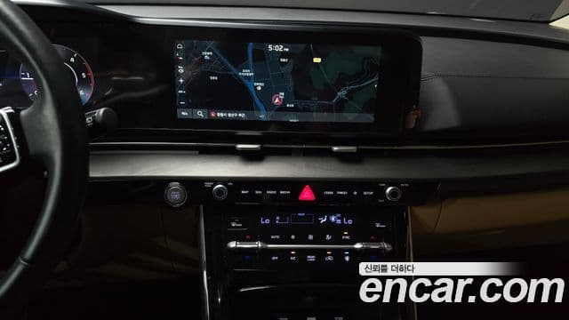 Kia Carnival 2021 — фото 14 из 20
