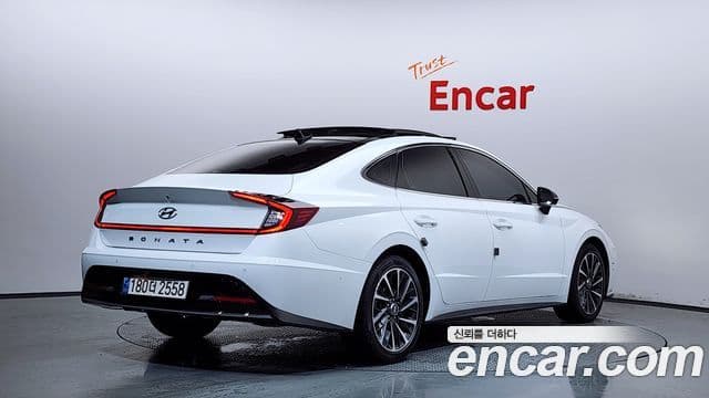 Hyundai Sonata 2023 — ფოტო 2/20