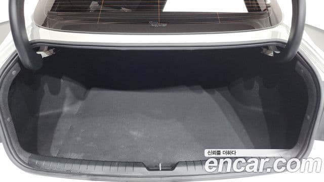 Hyundai Sonata 2023 — ფოტო 17/20