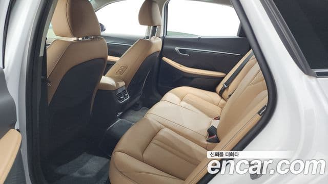 Hyundai Sonata 2023 — ფოტო 18/20