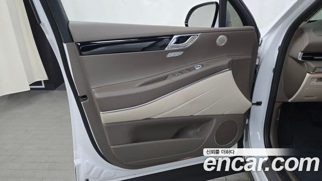 Genesis GV80 2023 — ფოტო 8/33
