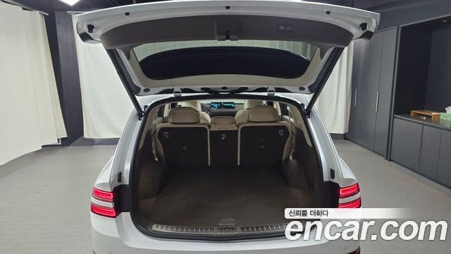 Genesis GV80 2023 — ფოტო 13/33