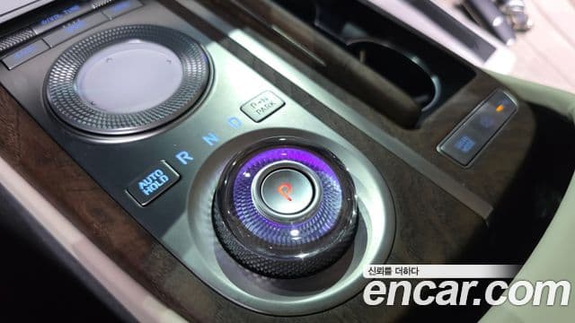 Genesis Electrified G80 2022 — Şəkil 8/20