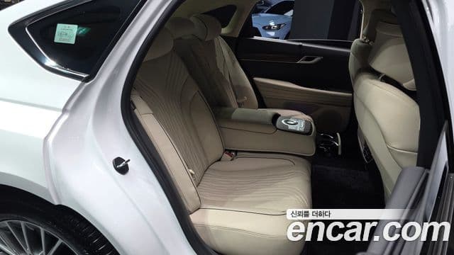 Genesis Electrified G80 2022 — Şəkil 11/20