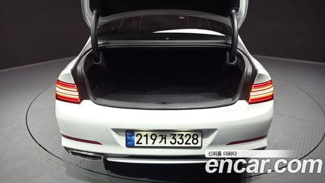 Genesis Electrified G80 2022 — ფოტო 19/20