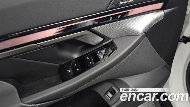 BMW 5 Series 2025 — ფოტო 20/20