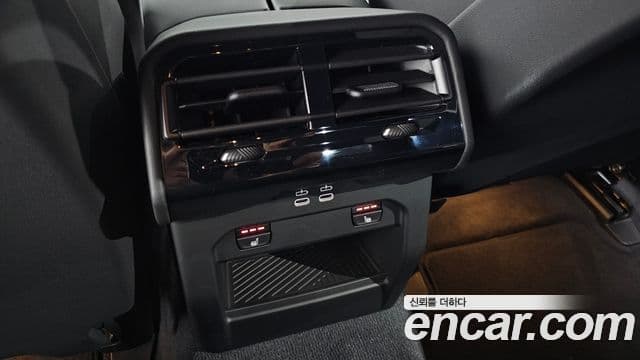BMW 5 Series 2025 — Photo 8/34