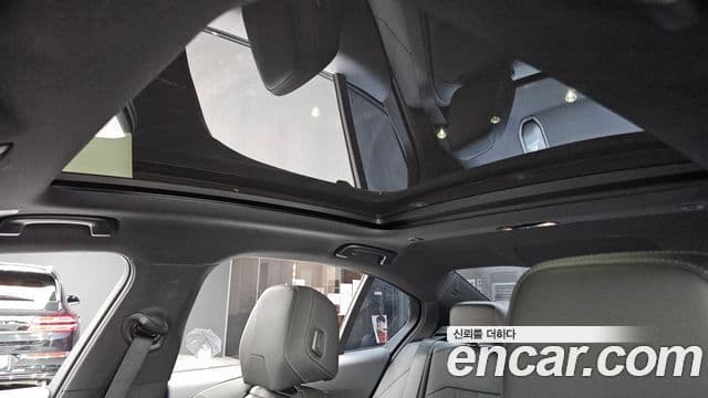BMW 5 Series 2025 — Photo 21/34