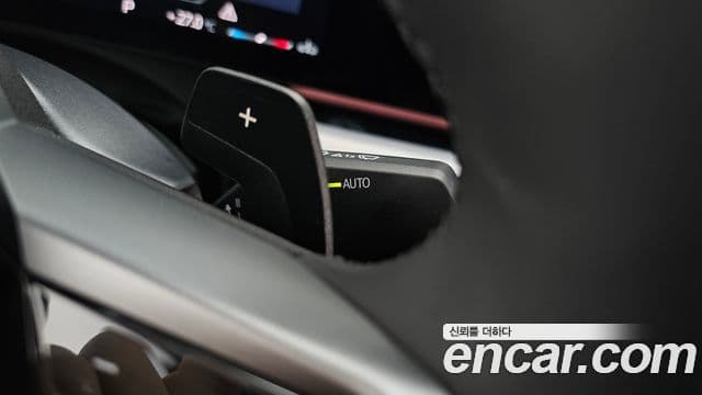 BMW 5 Series 2025 — Photo 22/34
