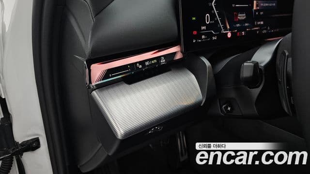 BMW 5 Series 2025 — Photo 20/34