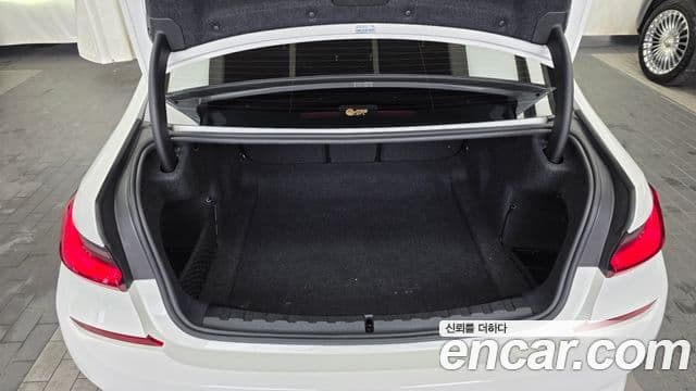 BMW 3 Series 2022 — ფოტო 20/20