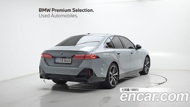 BMW 5 Series 2024 — фото 1 из 20
